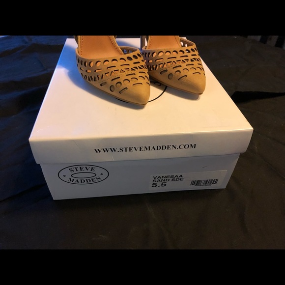 Suede Pumps! - Picture 6 of 7